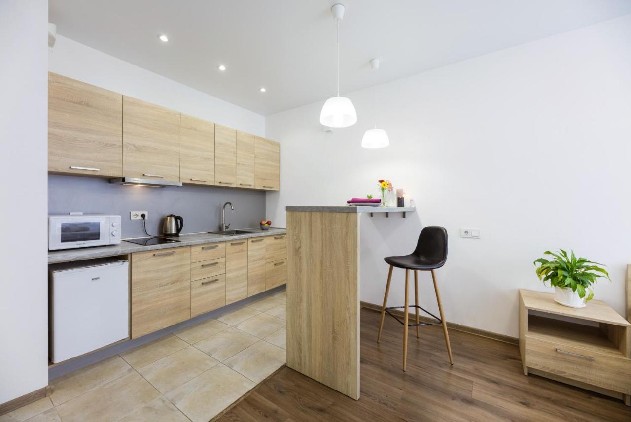 Nyvky Like Home - Studio - Apt 20 Kiev Eksteriør billede