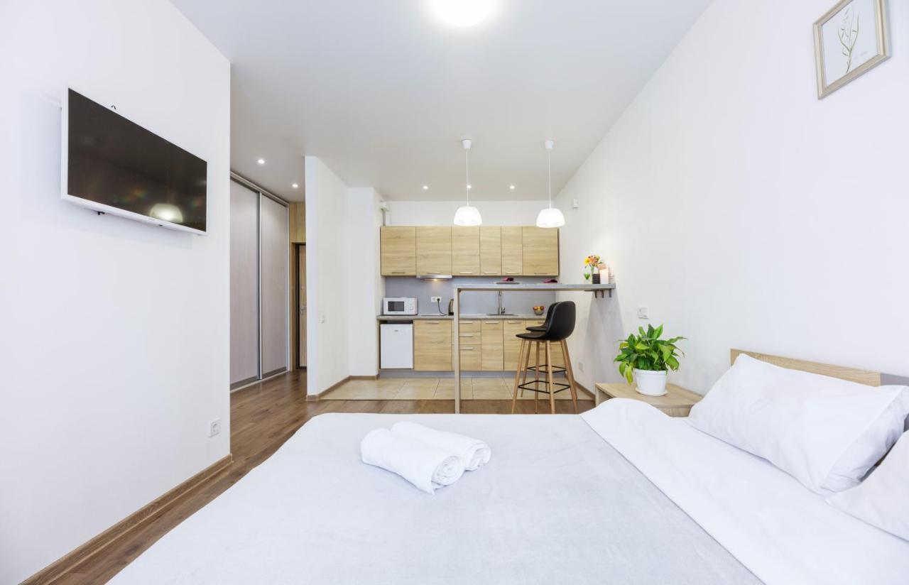 Nyvky Like Home - Studio - Apt 20 Kiev Eksteriør billede